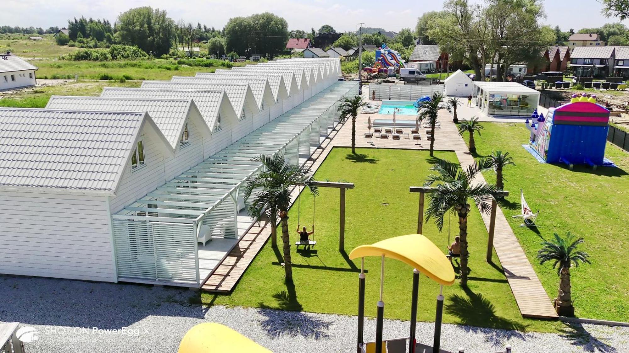 Destino Wakacyjne Domki-Dwa Podgrzewane Baseny-Drink Bar Mielno  Ngoại thất bức ảnh